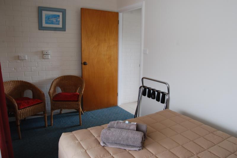 Coastal Comfort Motel Нарума Екстериор снимка