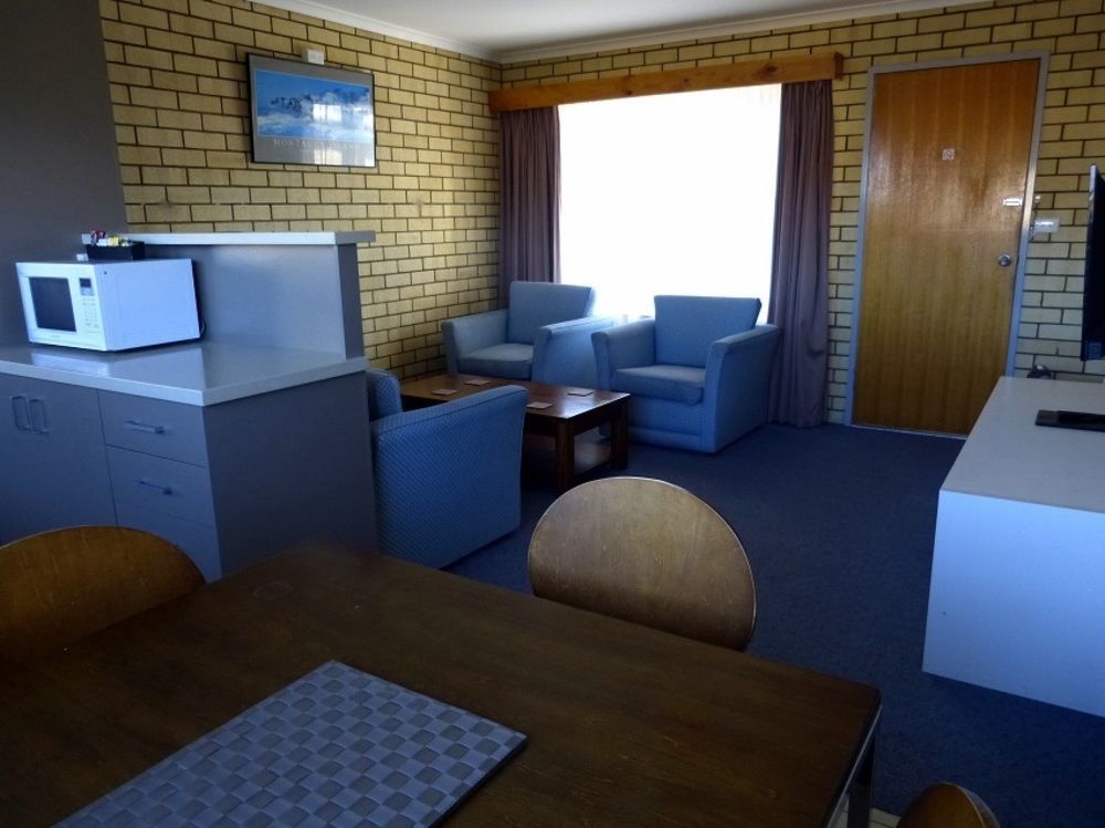 Coastal Comfort Motel Нарума Екстериор снимка